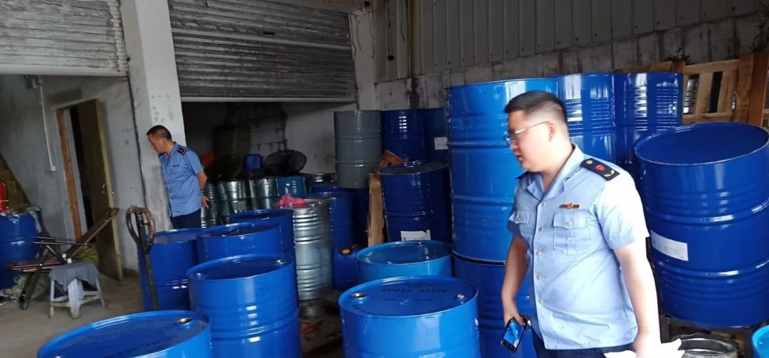 迅速响应，排查无证隐患 龙港市监分局联合安监开展化工突击检查